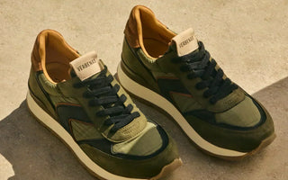 Cómo combinar sneakers con traje: guía para un look smart casual