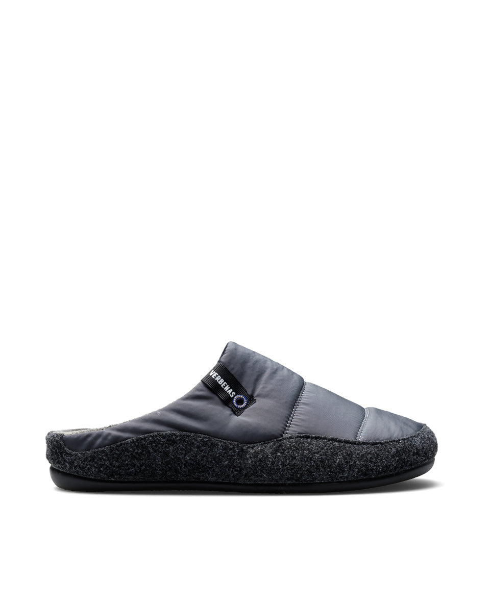 Earth House Slippers Quilted/Anthracite Spikes